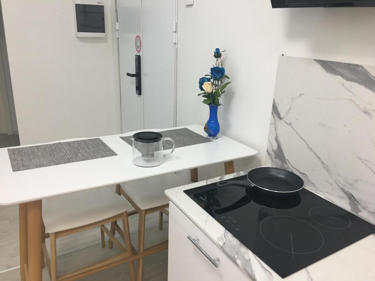 Smart Inn Рига Экстерьер фото